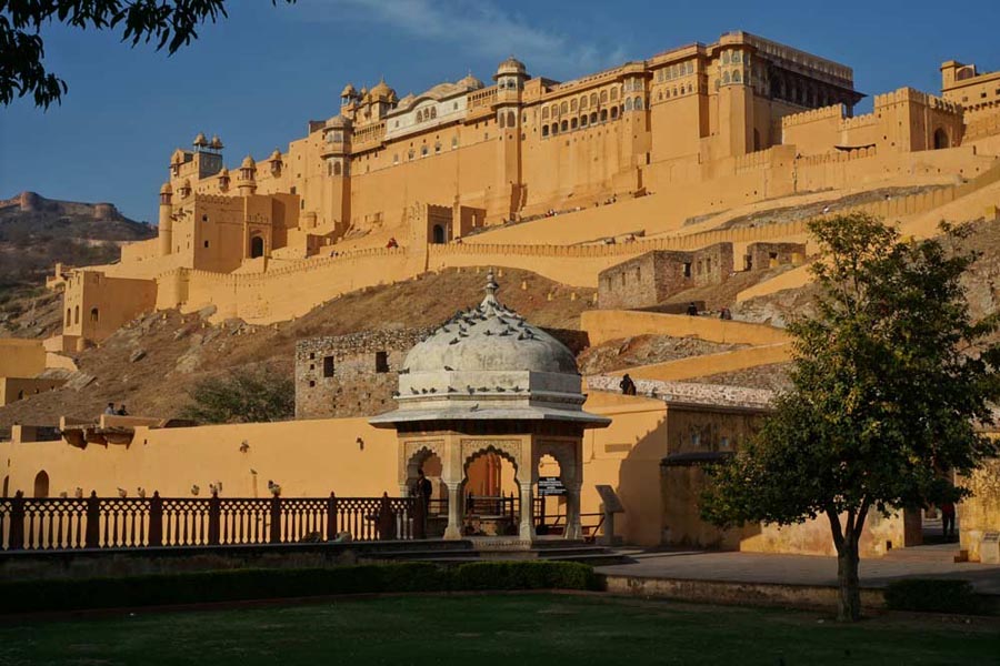 HiTours India slide Amber Fort